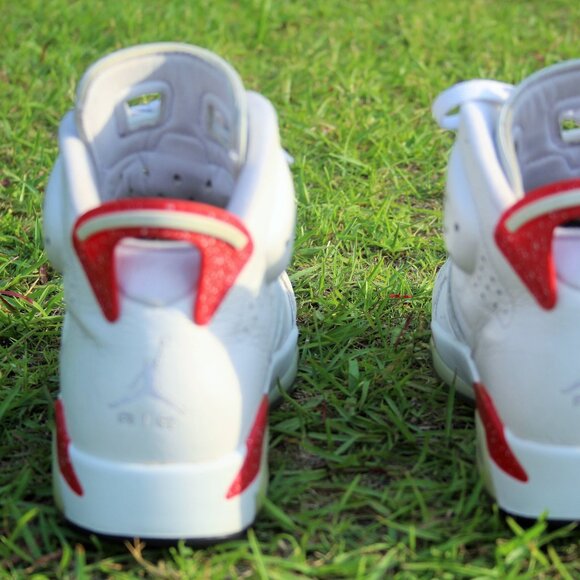 Size 9 - Jordan 6 White and University Red 2022 - Picture 3 of 14